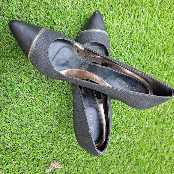 Calvin Klein Belino Black Pointed Toe Slip On Pump Size 7.5 - Picture 9 of 15
